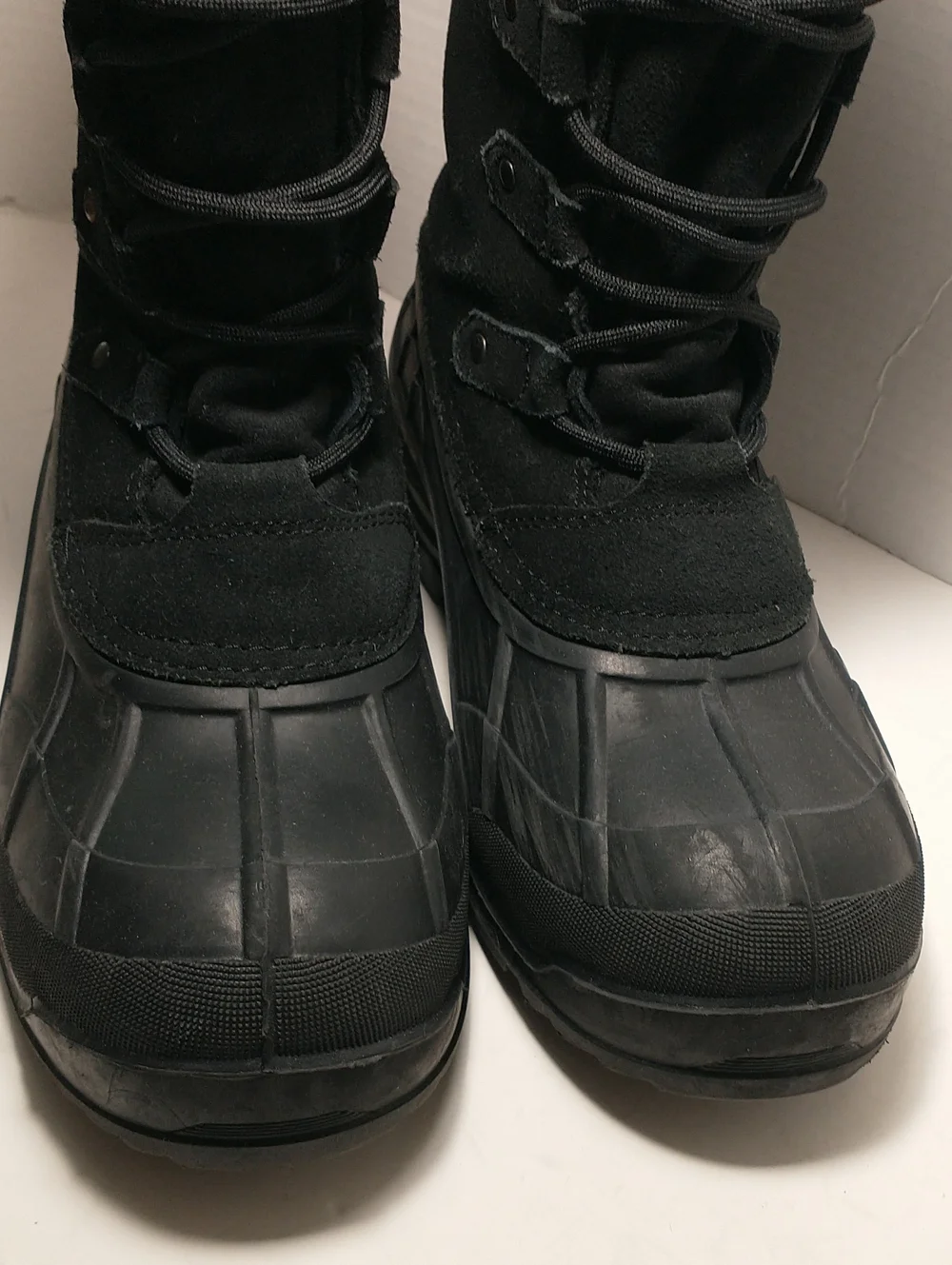 LIKE NEW Kamik Women's Calgary Snow Boot, Size 9, Black And White Buffalo Check